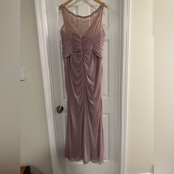 David’s Bridal Bridesmaid Dress in Rose Gold F15749M size 18 NWT - Picture 4 of 7